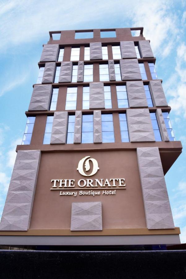 Hôtel The Ornate à Guwahati Extérieur photo